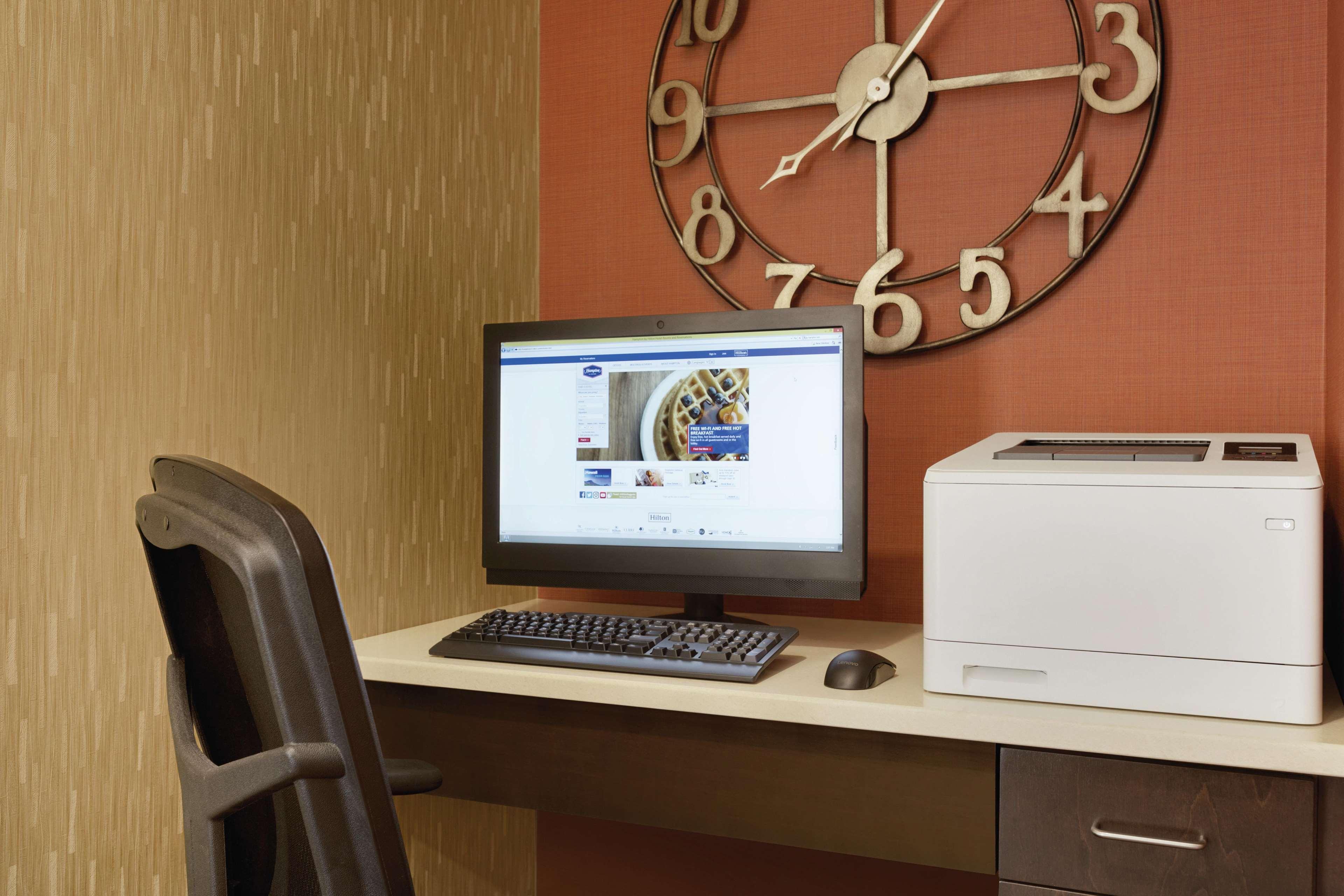 Hampton Inn, St. Albans Vt Екстериор снимка