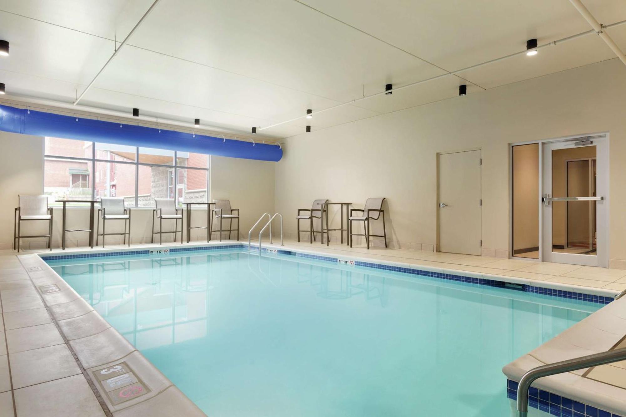 Hampton Inn, St. Albans Vt Екстериор снимка