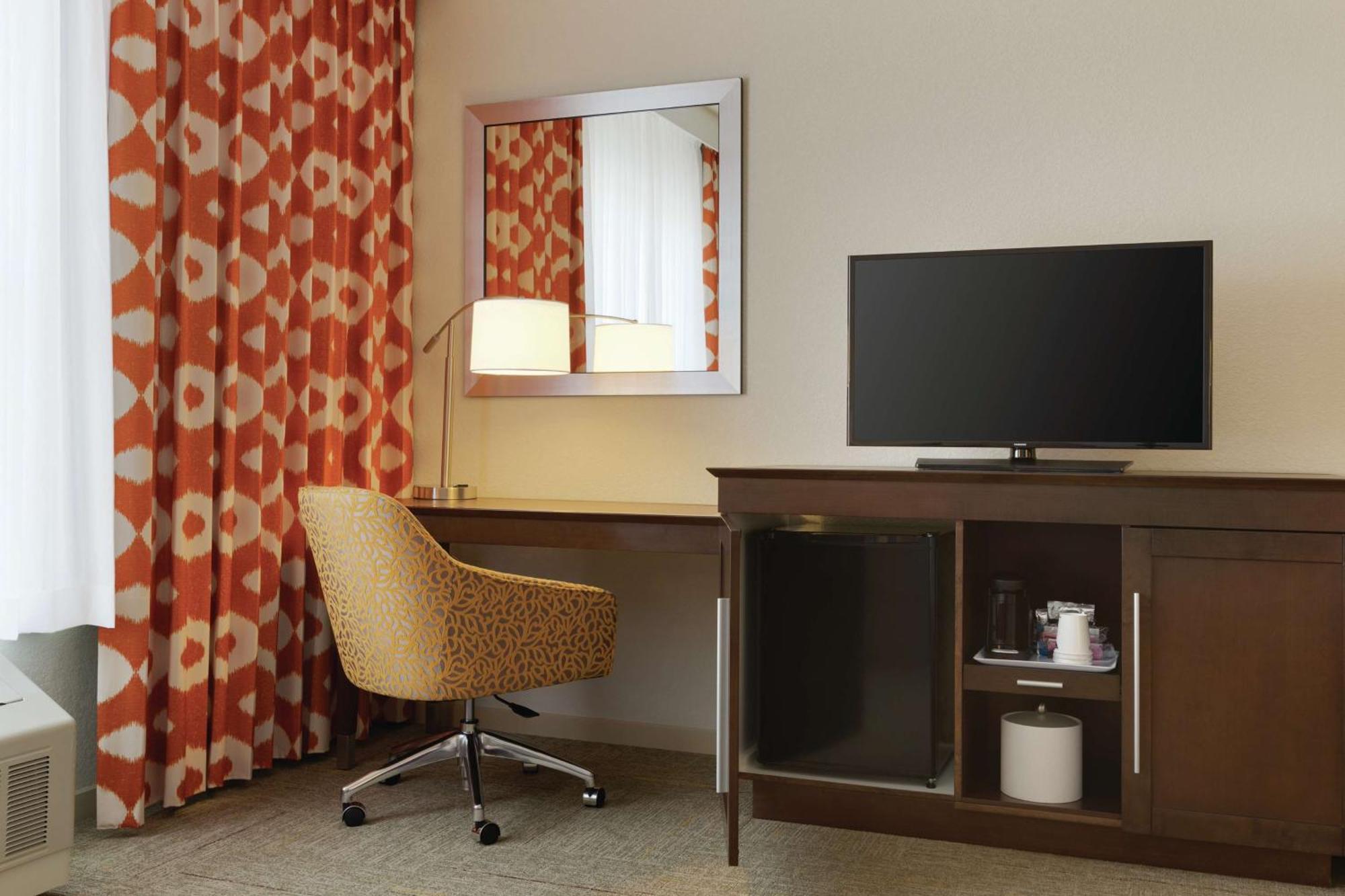 Hampton Inn, St. Albans Vt Екстериор снимка